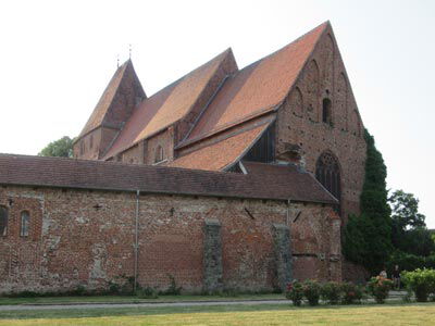Kloster Rehna von Osten